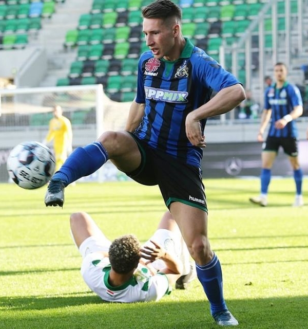 KŐVÁRI Róbert